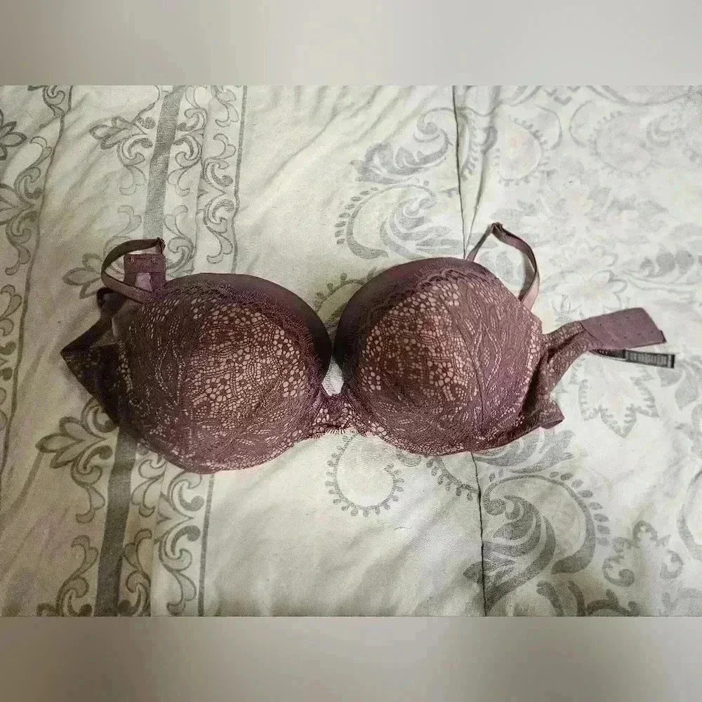 Victorias secret lightly padded bra!
